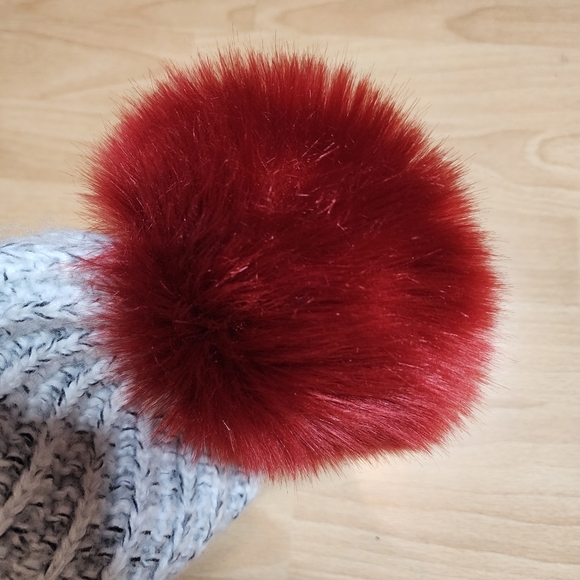 Barney's New York Wool Blend Grey Knit Beanie Faux Fur Large Red Pom Pom - Picture 3 of 11